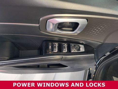 Used 2023 Kia Sorento SX image 19