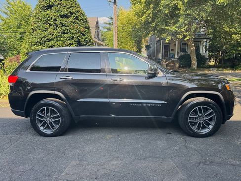 Used 2017 Jeep Grand Cherokee Limited w/ Luxury Group II AWD/4WD image 6