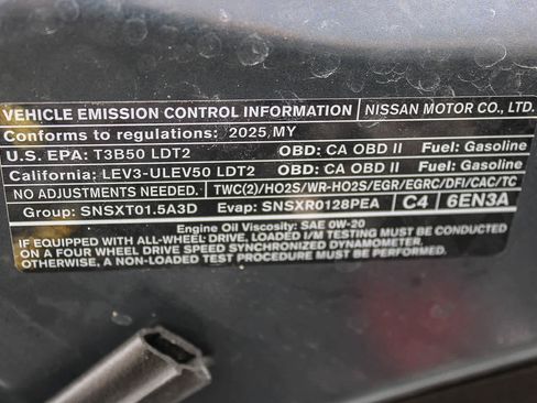 Used 2025 Nissan Rogue SV AWD/4WD image 27