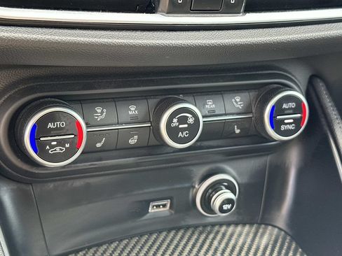Used 2023 Alfa Romeo Stelvio Estrema AWD/4WD image 21