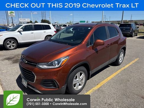 Used 2019 Chevrolet Trax LT w/ LPO, Protection Package FWD image 1