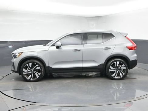 Used 2024 Volvo XC40 B5 Plus w/ Protection Package Premier AWD/4WD image 6