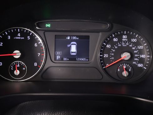 Used 2020 Kia Sorento LX FWD image 4