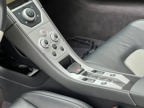 Used 2014 McLaren MP4-12C Spider RWD image 34