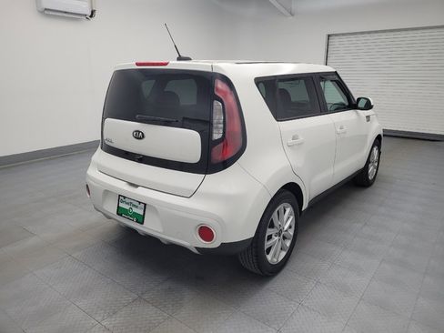 Used 2018 Kia Soul + FWD image 9