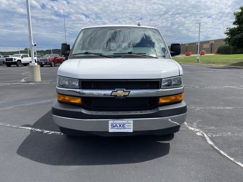 Used 2024 Chevrolet Express 2500 w/ Driver Convenience Package RWD image 8