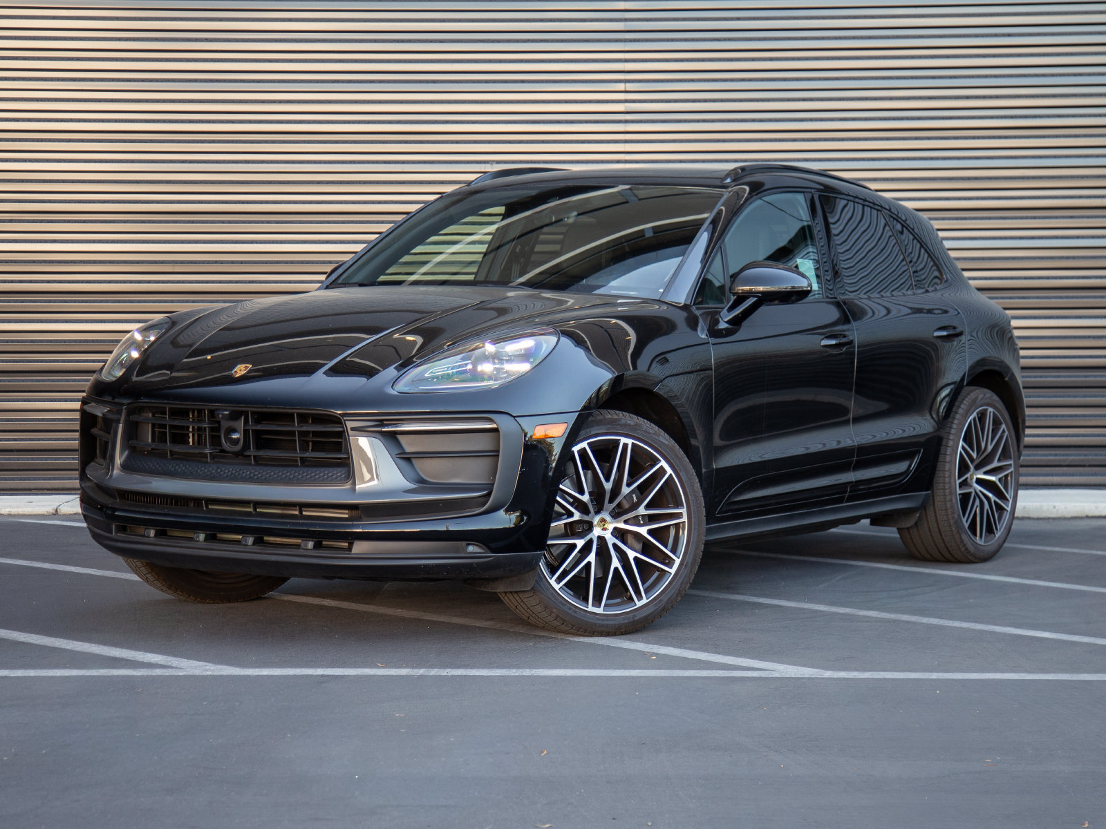 Certified 2026 Porsche Macan Turbo AWD/4WD image 1