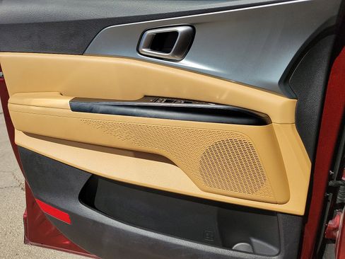 Used 2024 Kia Carnival LX image 11