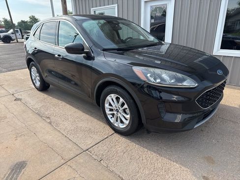 Used 2020 Ford Escape SE image 1