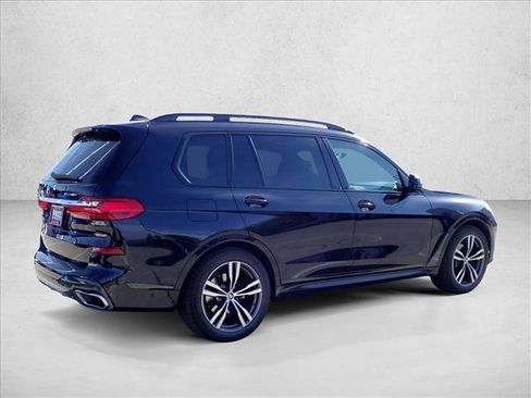 Used 2021 BMW X7 xDrive40i w/ M Sport Package AWD/4WD image 4