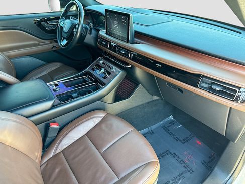 Used 2023 Lincoln Aviator Reserve w/ Equipment Group 201A image 15
