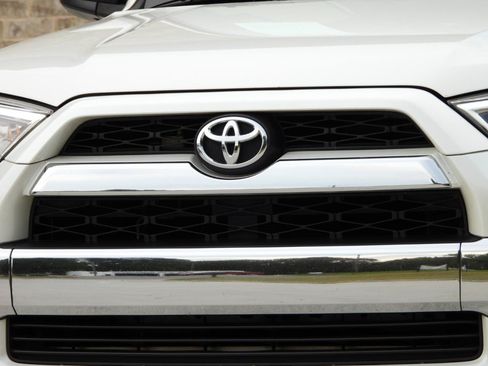 Used 2018 Toyota 4Runner Limited RWD image 5