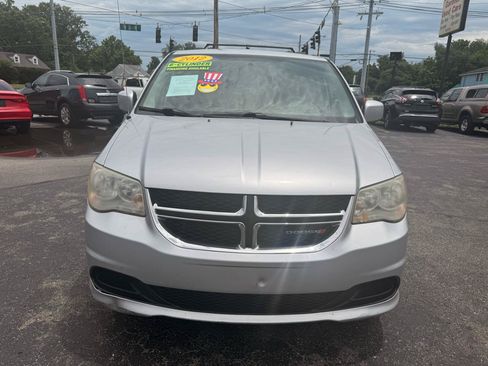Used 2012 Dodge Grand Caravan SXT FWD image 2
