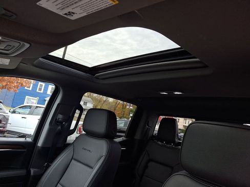 Used 2024 GMC Sierra 1500 Denali w/ Denali Reserve Package image 13