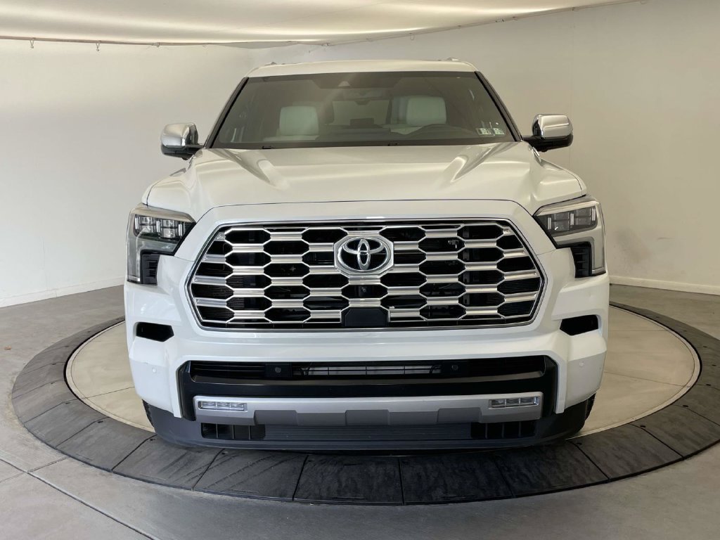 Used 2023 Toyota Sequoia Capstone AWD/4WD image 10