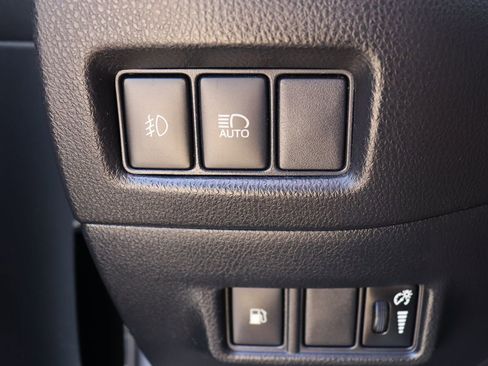 Used 2018 Toyota C-HR XLE FWD image 41