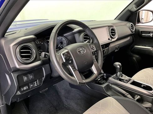 Used 2022 Toyota Tacoma TRD Sport image 13