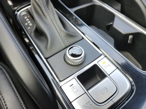 Used 2025 Kia Telluride S FWD image 12