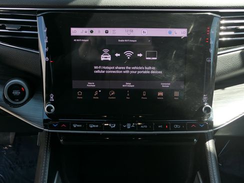 Used 2024 Jeep Wagoneer L Series II image 20