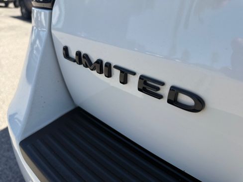 Used 2020 Ford Expedition Limited w/ Equipment Group 303A AWD/4WD image 29