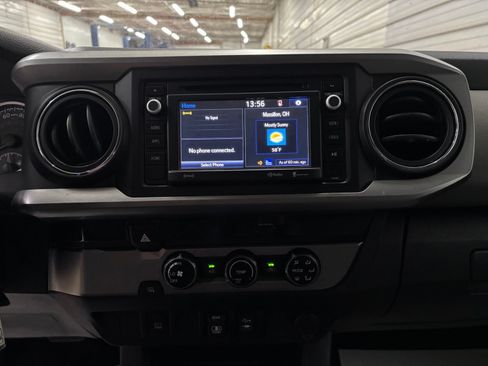 Used 2018 Toyota Tacoma SR5 RWD image 16