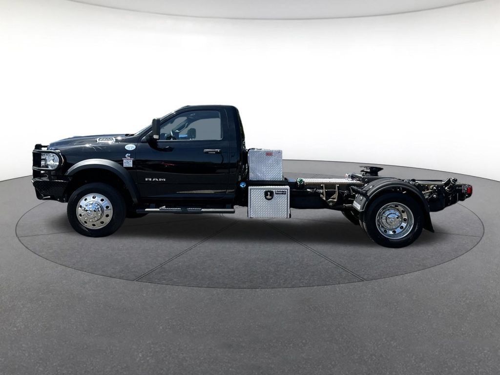 Used 2022 RAM 5500 Tradesman RWD image 2