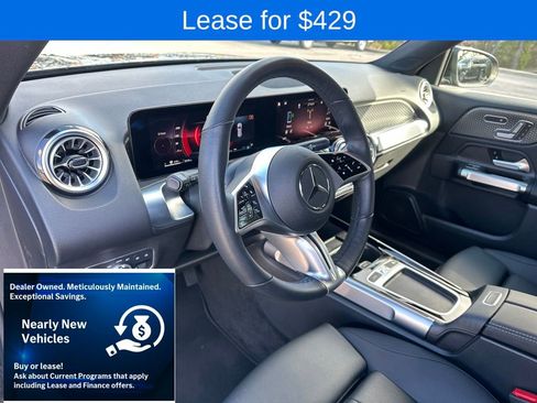 Used 2025 Mercedes-Benz GLB 250 4MATIC image 17