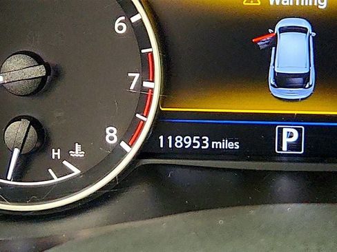 Used 2018 Nissan Murano SV FWD image 16