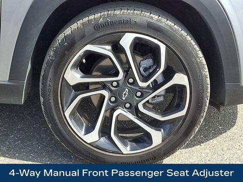 Used 2025 Chevrolet Trax RS w/ Sunroof Package image 29