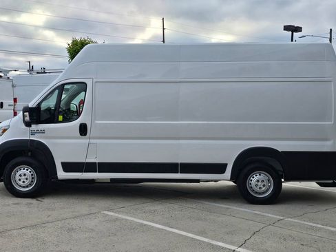 Used 2024 RAM ProMaster 3500 w/ Delivery Van Package FWD image 8