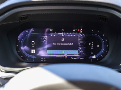 Used 2025 Volvo XC60 B5 Plus image 24