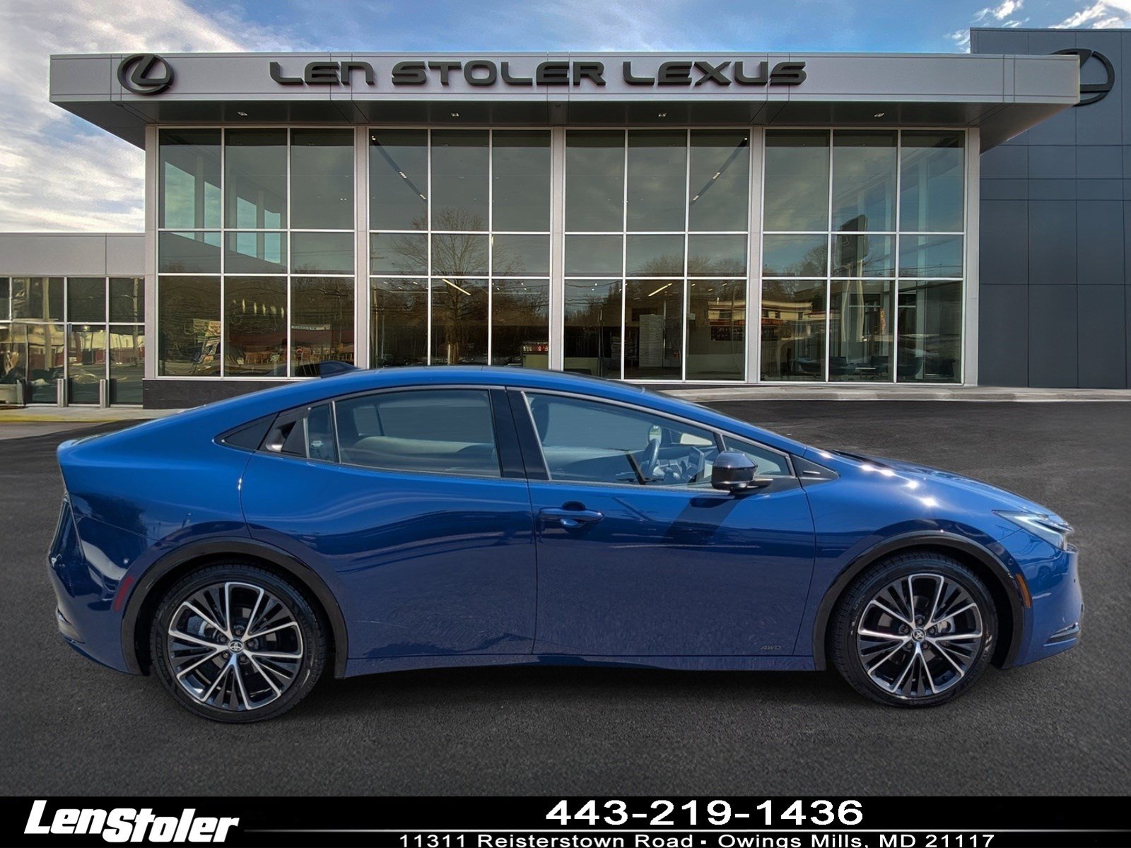 Used 2024 Toyota Prius Limited w/ Limited Premium Package AWD/4WD image 2