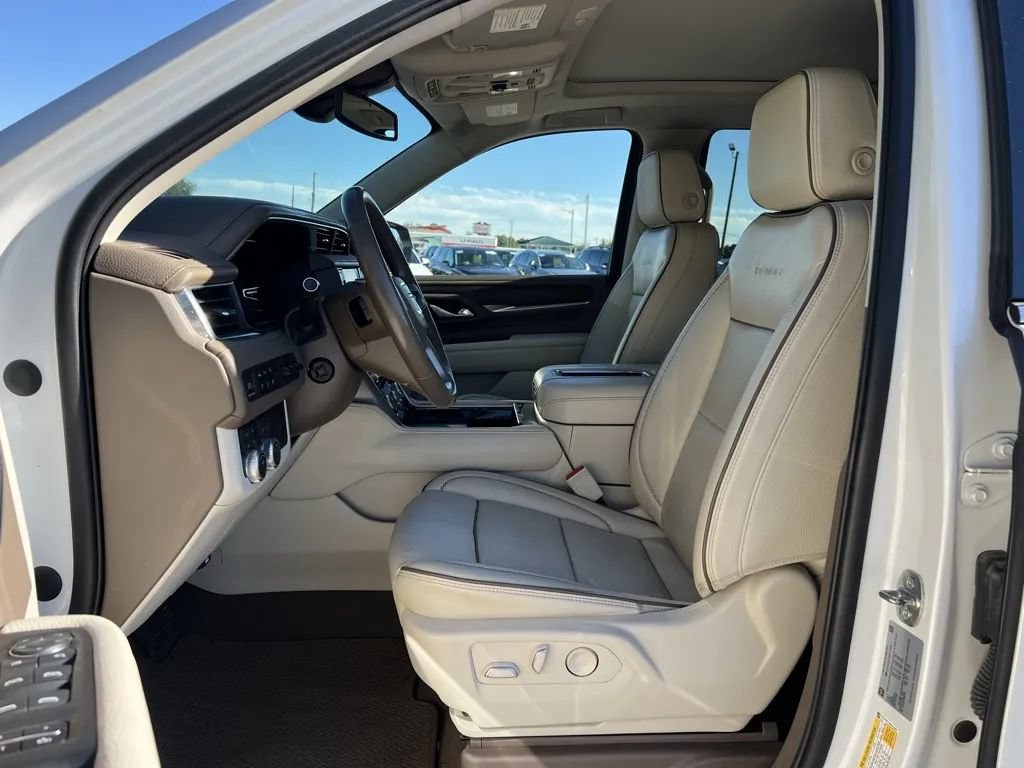 Used 2022 GMC Yukon Denali AWD/4WD image 13