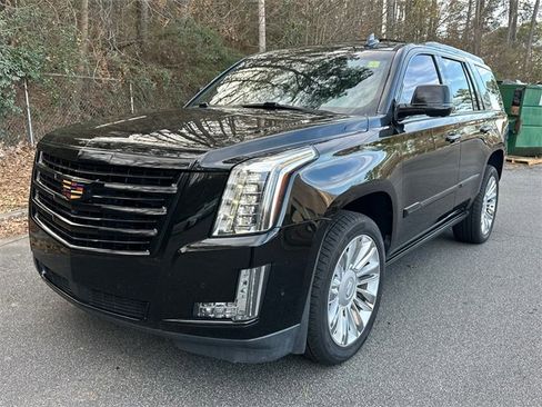 Used 2018 Cadillac Escalade Platinum image 3