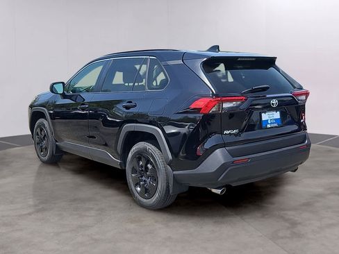 Used 2023 Toyota RAV4 LE FWD image 6