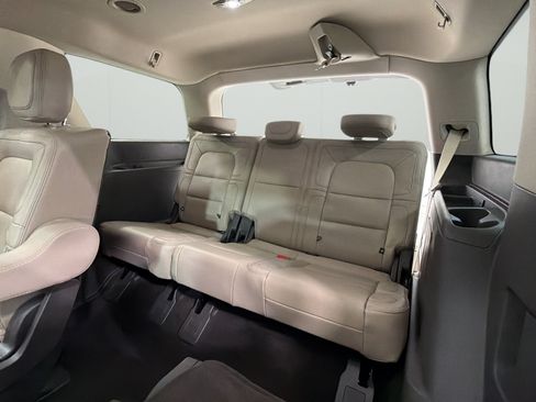 Used 2024 Lincoln Navigator Premiere AWD/4WD image 20