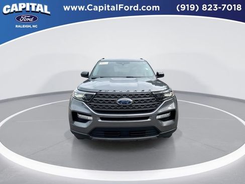 Certified 2022 Ford Explorer XLT w/ Equipment Group 202A AWD/4WD image 3