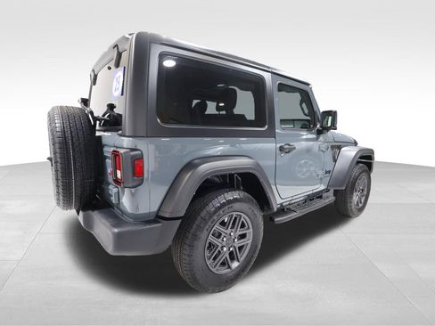 Used 2025 Jeep Wrangler Sport AWD/4WD image 4