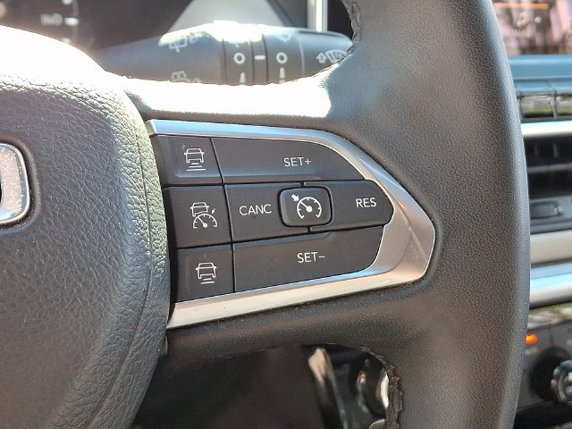 Used 2025 Jeep Compass Limited AWD/4WD image 8