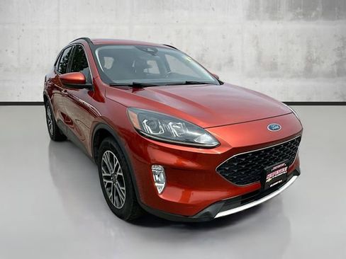 Used 2020 Ford Escape SEL image 3