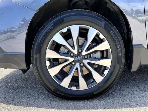 Used 2017 Subaru Outback 3.6R Limited AWD/4WD image 34