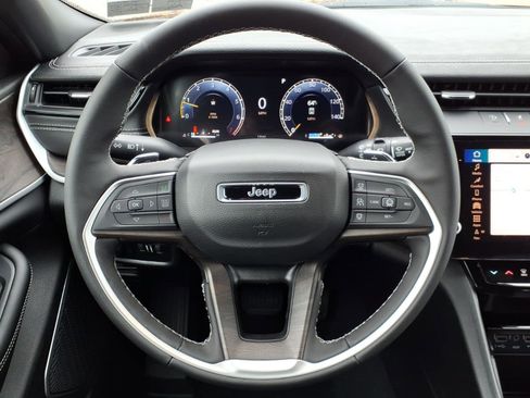 New 2026 Jeep Grand Cherokee Limited AWD/4WD image 11