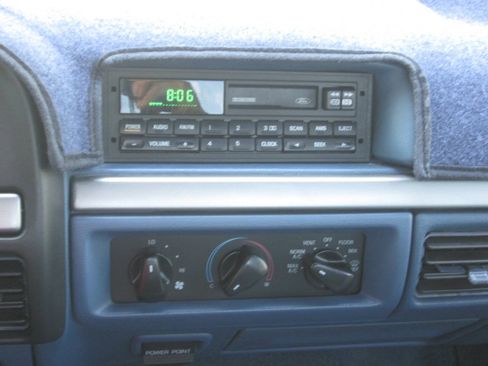 Used 1995 Ford F250 4x4 Regular Cab image 17
