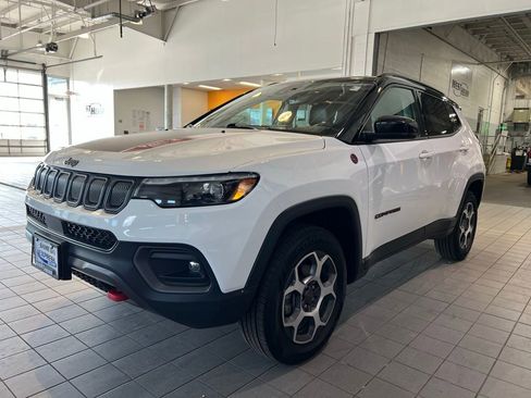 Used 2022 Jeep Compass Trailhawk w/ Trailhawk Elite Group AWD/4WD image 5