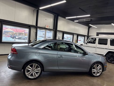 Used 2012 Volkswagen Eos Executive image 20