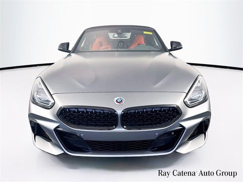 Used 2022 BMW Z4 M40i w/ Premium Package image 2