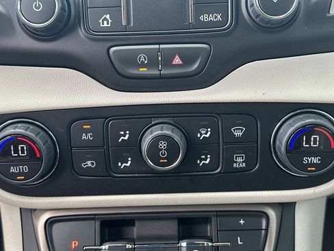 Used 2023 GMC Terrain Denali AWD/4WD image 29