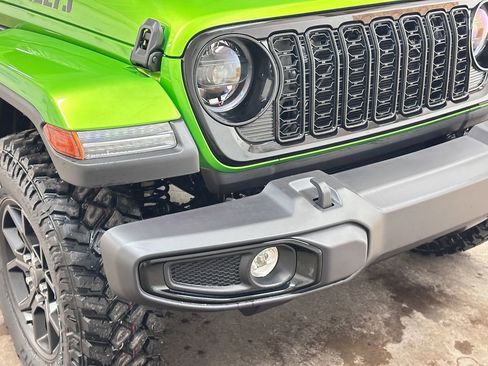 New 2026 Jeep Gladiator Willys image 12