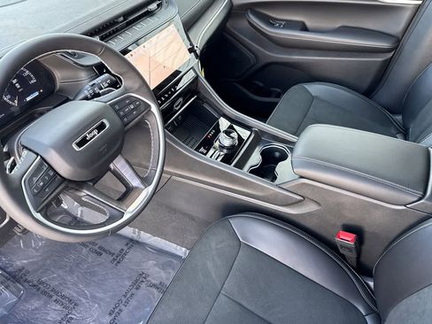 New 2026 Jeep Grand Cherokee Altitude AWD/4WD image 11