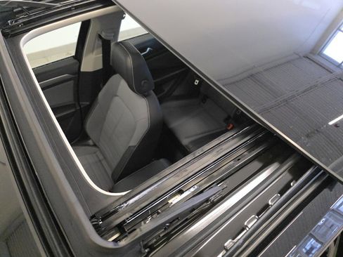 New 2026 Volkswagen Jetta SE image 3